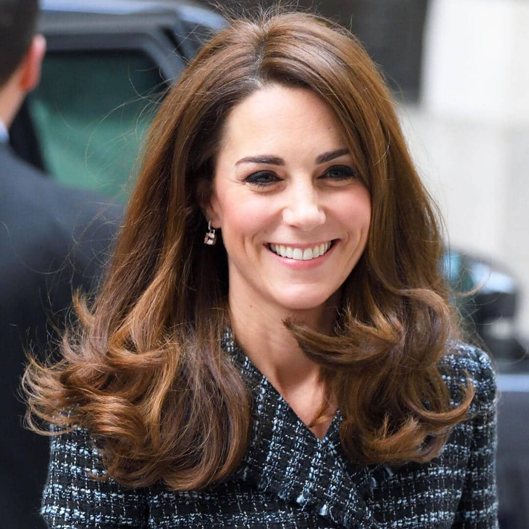 cortes de cabello para cara alargada Kate Middleton corte de cabello largo con capas con volumen