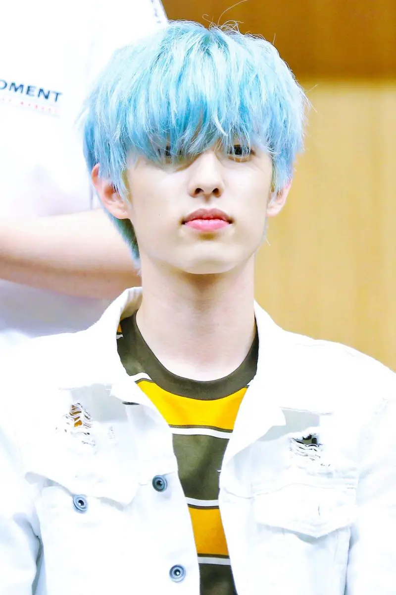 cabello color azul cielo Park Jae-hyung Jae pelo azul