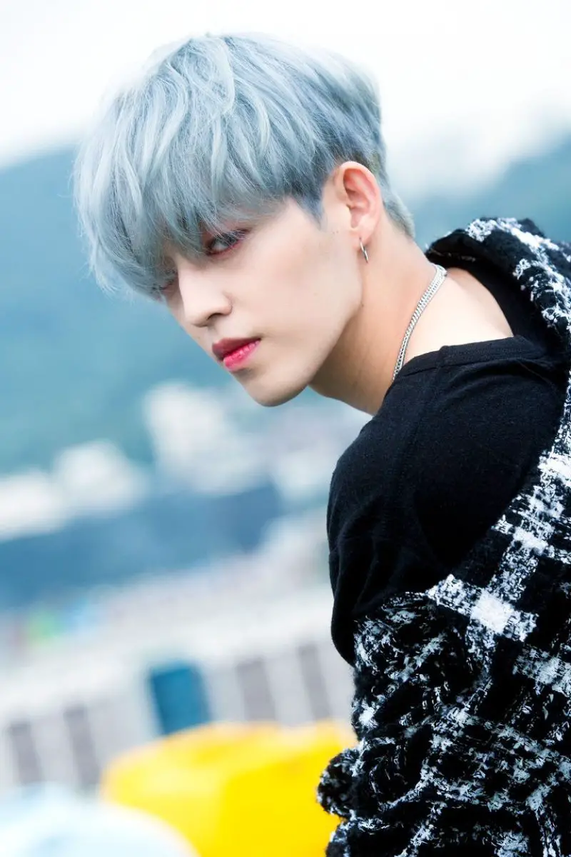 looks de cabello azul para hombres Choi Seung Cheol Scoups
