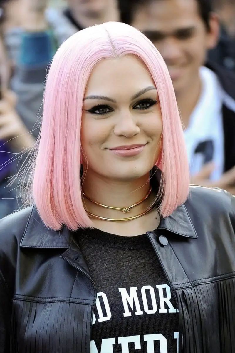 color de cabello rosa pastel Jessie J